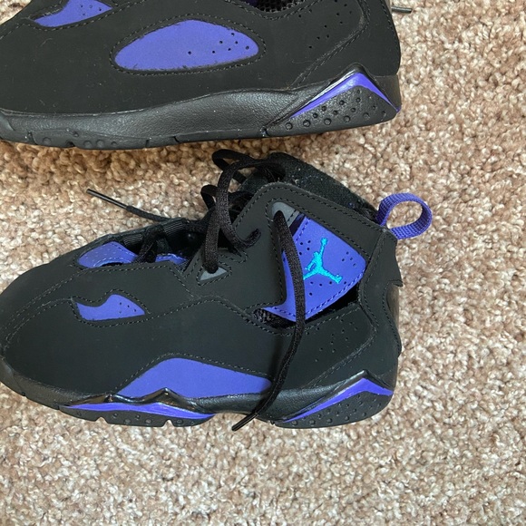 Jordan’s Nike size 9C - Picture 2 of 8